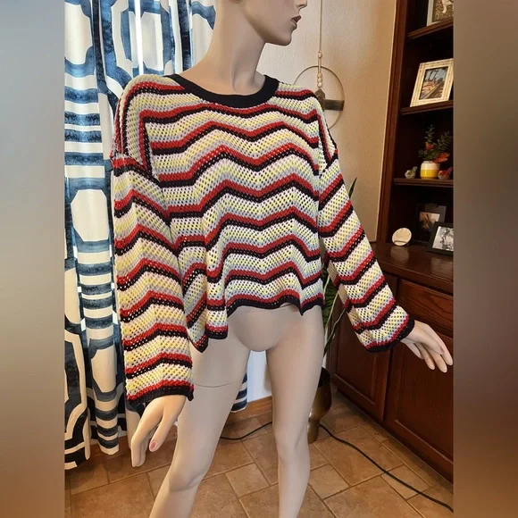 Lumiere Crochet Bell Sleeve Cropped Sweater Size L - Picture 2 of 9